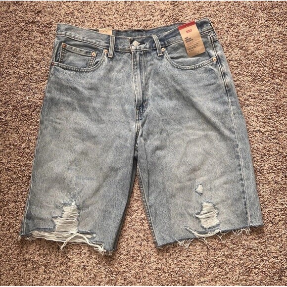 NWT Levi's 469 Men's Jean Shorts Light Wash Loose Fit Distressed Denim Size 34 - Picture 1 of 11